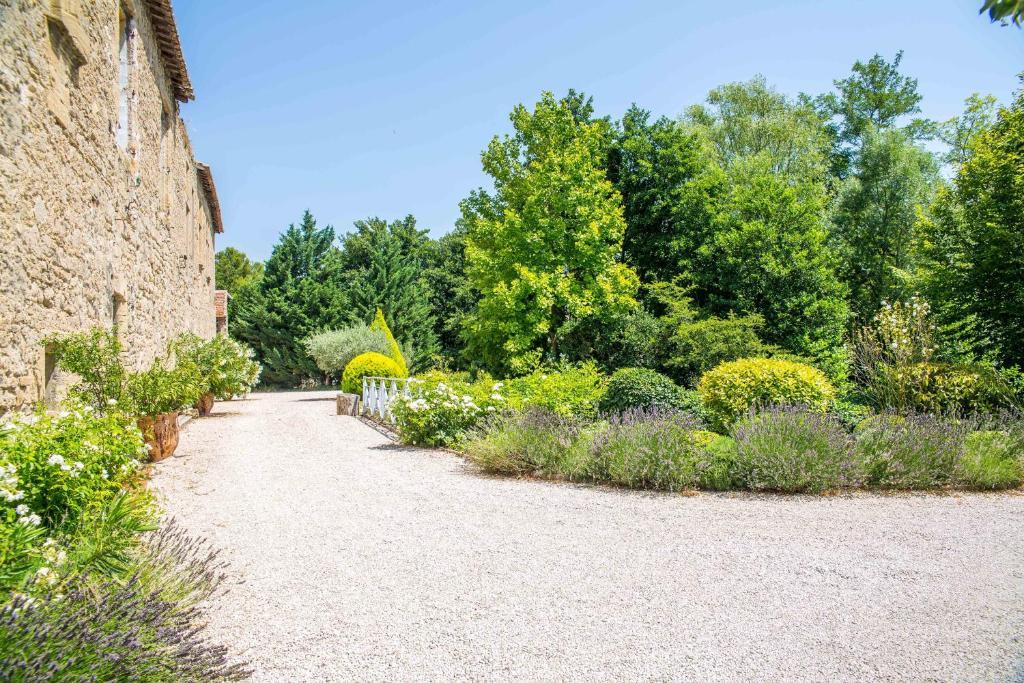 Domaine De Blanche Fleur Hotel Chateauneuf-de-Gadagne Exterior photo
